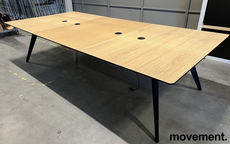 Solgt!Møtebord / konferansebord i eik / - 1 / 4