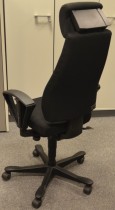 Kinnarps Synchrone 8000  kontorstol med nakkepute i sort stoff, NYTRUKKET, pent brukt