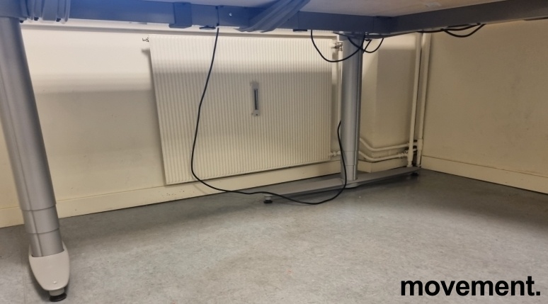Solgt!Kinnarps elektrisk hevsenk - 2 / 3