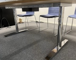 Møtebord fra Svenheim i hvitt / krom, 220x120cm, passer 6-8 personer, brukt med slitasje