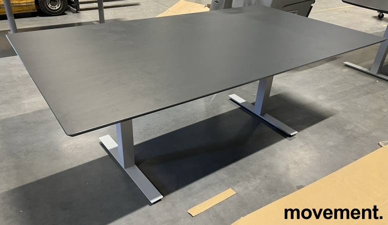 Solgt!Møtebord / konferansebord i mørk - 1 / 2