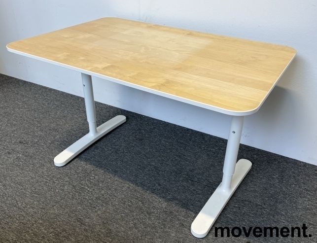 Solgt!IKEA Bekant skrivebord i bjerk med - 1 / 2