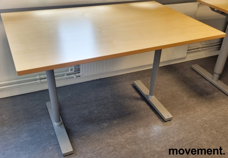 Solgt!Kompakt skrivebord i bjerk fra - 1 / 3