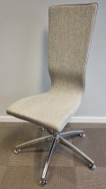 Konferansestol / møteromsstol GRAF fra EFG i lysegrått stoff / krom føtter, pent brukt
