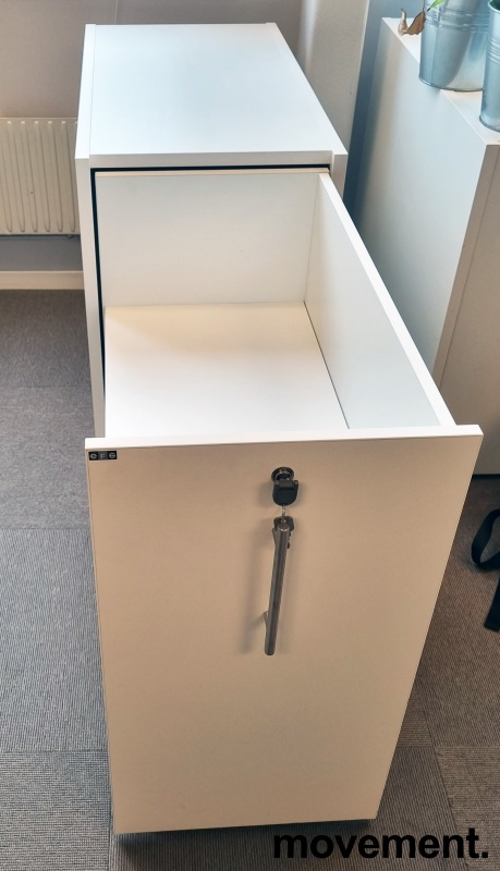 Solgt!EFG Tårnskap i hvitt, 2H, åpning - 2 / 4