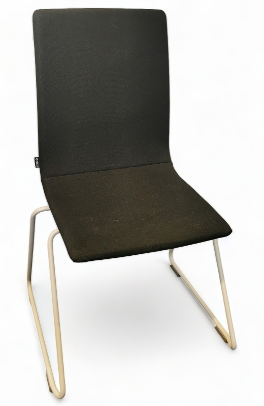 Konferansestol i sort stoff / grått