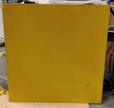 Whiteboard i gult glass fra Lintex, 100x100cm, vegghengt, pent brukt