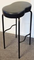Barstol / barkrakk fra Materia, modell Bönan, sort skinn, 78cm sittehøyde, pent brukt