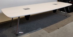 Møtebord i hvitt fra Vitra, modell MedaMorph, 320x130cm, 2 kabelluker, 10-12 pers, pent brukt