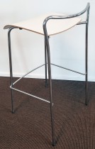 Barkrakk / barstol i hvitt/krom Piiroinen, Chip B, sittehøyde 76cm, pent brukt