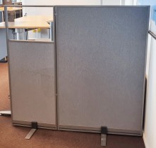 Skillevegg fra Kinnarps, modell Rezon i grått / glass, 80cm bredde, 150cm høyde, pent brukt
