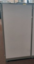 Skillevegg fra Kinnarps, modell Rezon i grått, 80cm bredde, 150cm høyde, pent brukt