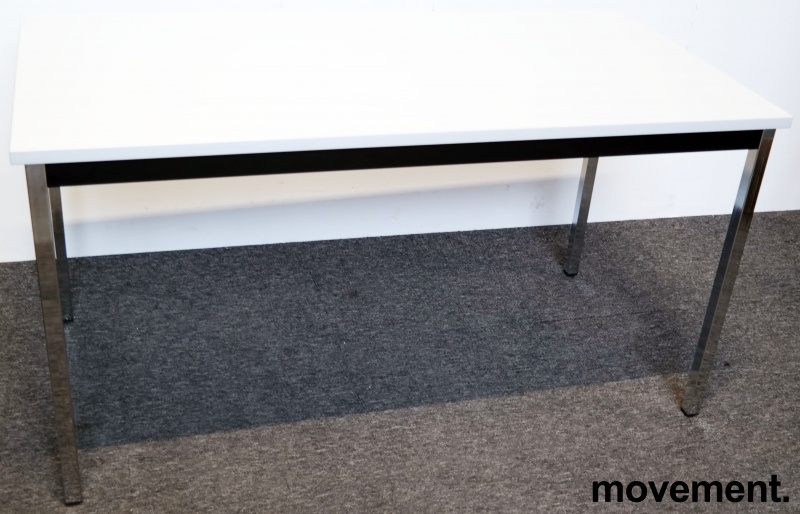 Solgt!Kompakt møtebord / kantinebord i - 1 / 3