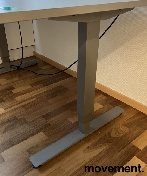 Solgt!Elektrisk hevsenk skrivebord i - 2 / 3