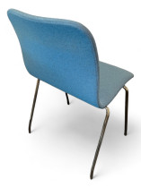 Konferansestol fra Offecct, modell Cornflake i blåmelert ullstoff / krom ben, pent brukt