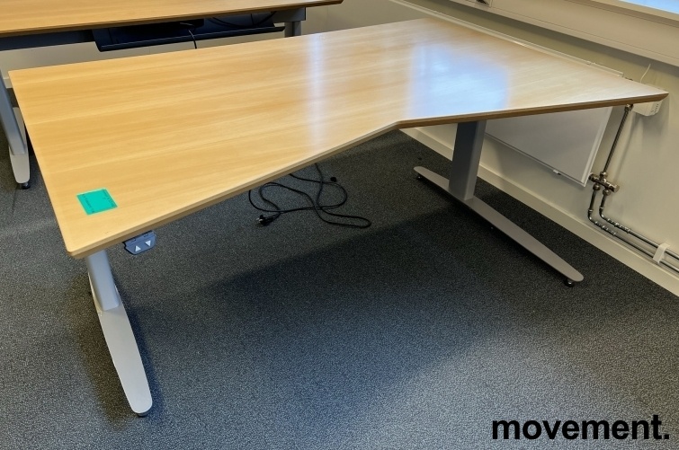 Solgt!Skrivebord med elektrisk hevsenk i - 1 / 2