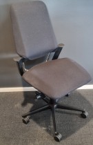 Savo S3 kontorstol i sort stoff / sort kryss, uten armlener, pent brukt