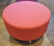 Rund sittepuff / loungemøbel i rosa - 1 / 3