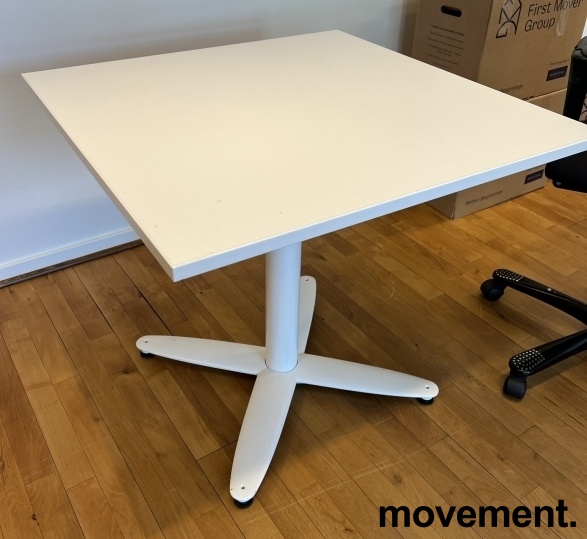 Solgt!Kompakt møtebord / kantinebord i - 1 / 2