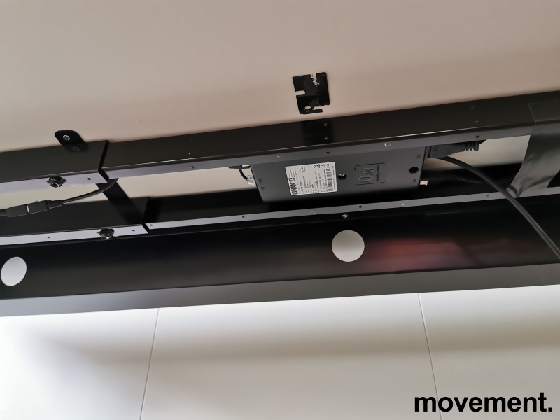 Solgt!Skrivebord med elektrisk hevsenk i - 4 / 4