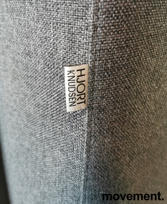Solgt!3-seter sofa i mørkt grått stoff - 3 / 3