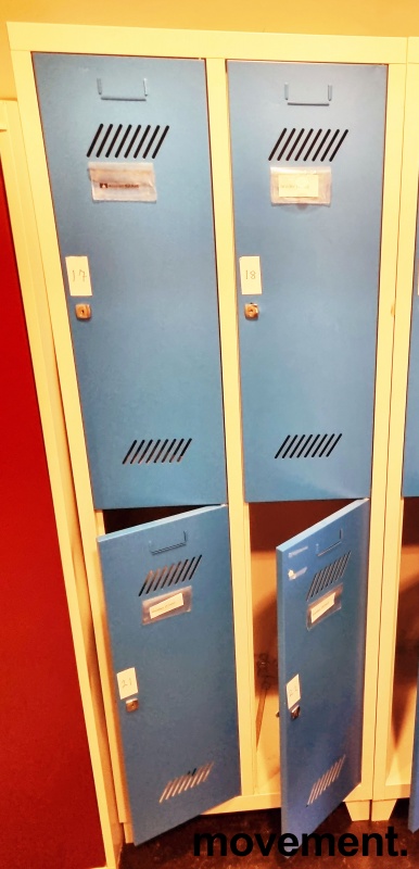 Solgt!Garderobeskap i stål, 2 x 2 dører, - 1 / 2