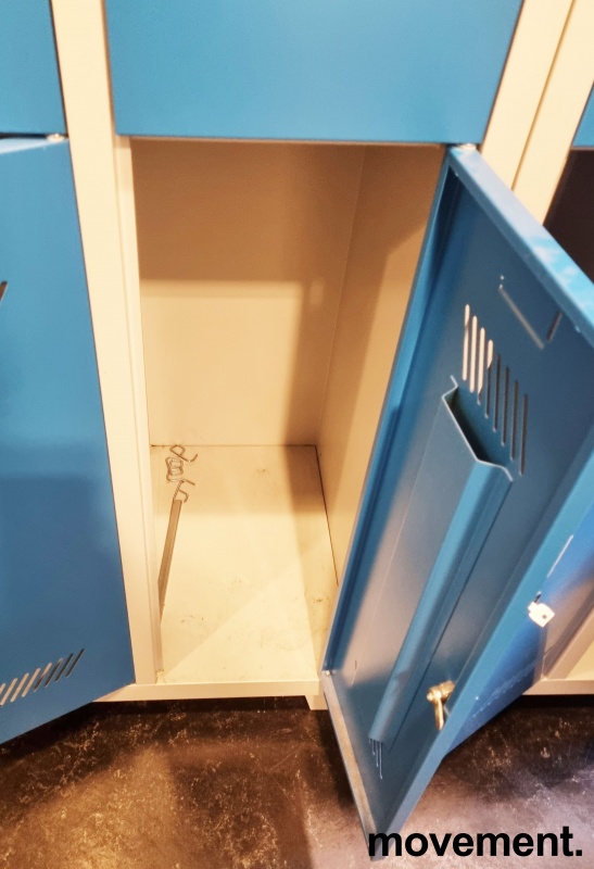 Solgt!Garderobeskap i stål, 2 x 2 dører, - 2 / 2