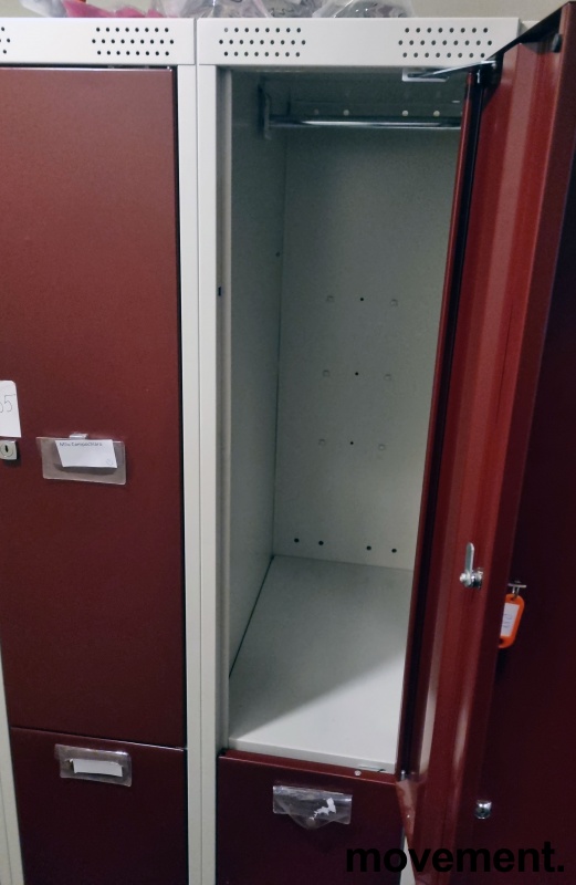 Solgt!Garderobeskap i stål, 3 bredder x 2 - 2 / 2