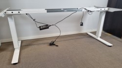 Elektrisk hevsenk understell fra EFG i hvitt, passer for plater 120x80cm og større, pent brukt