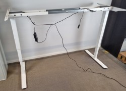 Elektrisk hevsenk understell fra EFG i hvitt, passer for plater 120x80cm og større, pent brukt