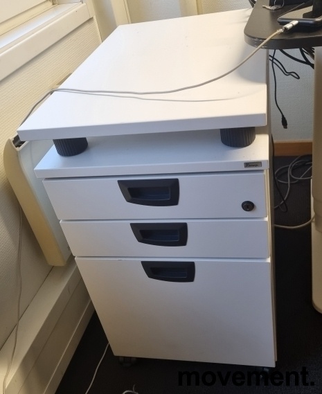 Solgt!Kinnarps skuffseksjon på hjul i