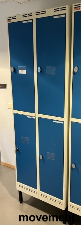 Solgt!Garderobeskap i stål, lys grå / blå