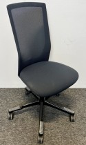 Kontorstol fra Håg, modell Futu i mørkt blått, pent brukt