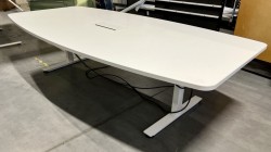Møtebord i hvitt, 240x120cm, 8-10 personer, pent brukt