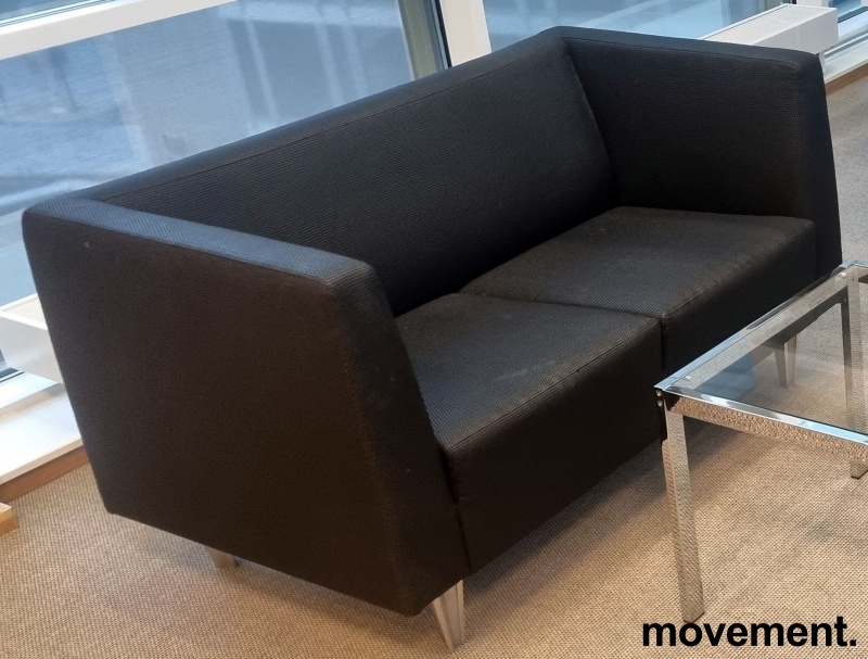 Solgt!Loungesofa, 2 seter i sort tekstil,