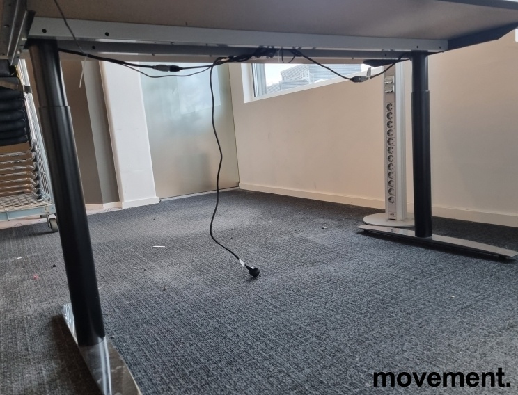 Solgt!Skrivebord med elektrisk hevsenk i - 2 / 2