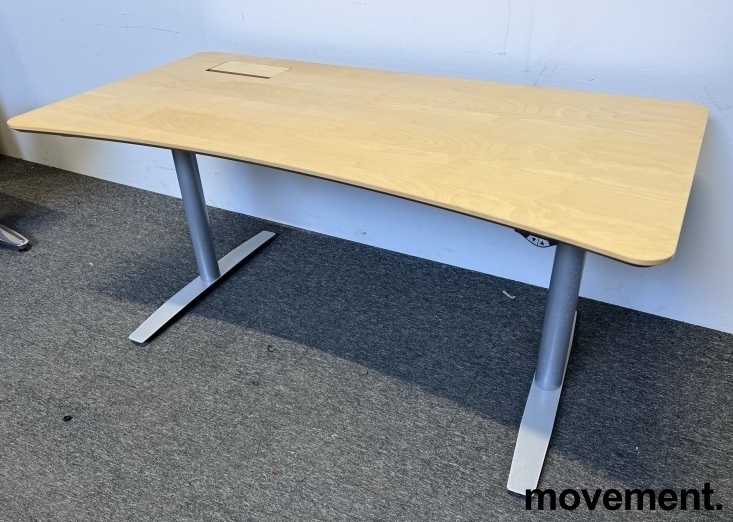Solgt!Skrivebord med elektrisk hevsenk i - 1 / 3