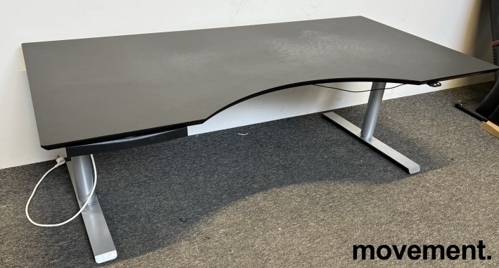 Solgt!Skrivebord med elektrisk hevsenk i - 1 / 3