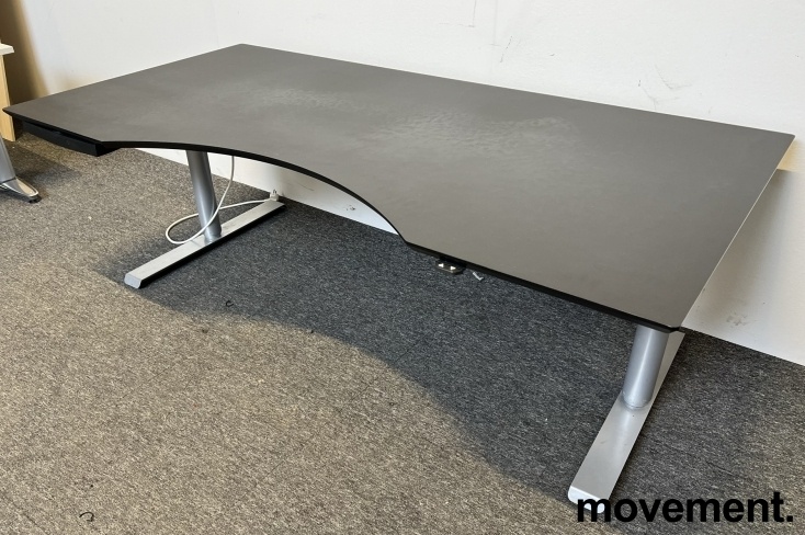 Solgt!Skrivebord med elektrisk hevsenk i - 2 / 3