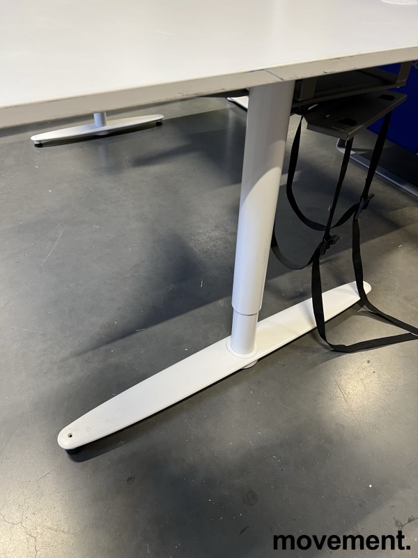 Solgt!Skrivebord i hvitt fra Kinnarps, - 3 / 3