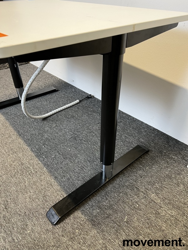 Solgt!Skrivebord med elektrisk hevsenk i - 2 / 2