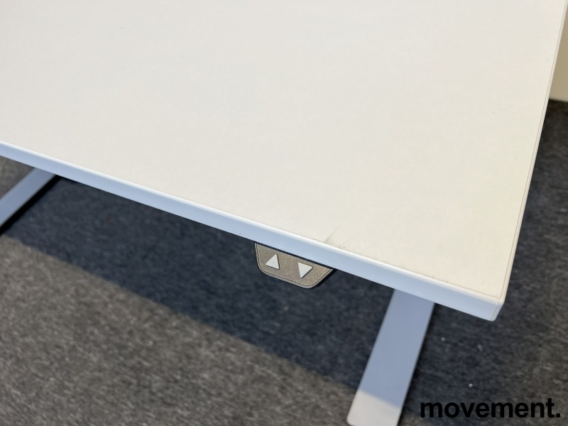 Solgt!Skrivebord med elektrisk hevsenk i - 2 / 3