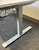Skrivebord med elektrisk hevsenk i hvitt / grått fra Linak, 120x80cm, pent brukt