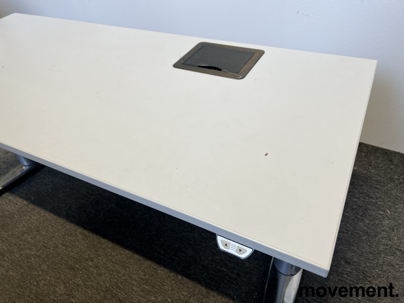 Solgt!Skrivebord med elektrisk hevsenk i - 2 / 3