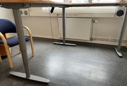 Understell for skrivebord med elektrisk hevsenk fra EFG, 3-bens for hjørne, pent brukt