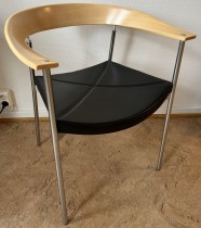 Konferansestol / loungestol fra Paustian, sort skinn/bøk, modell Asap, design: Foersom & Hiort-Lorentzen, pent brukt