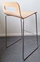Barstol / barkrakk fra LaPalma,  Hole Stool 75cm sittehøyde, sete i bøkefiner, meieunderstell i stål, pent brukt