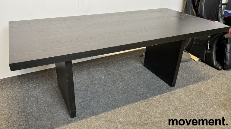 Solgt!IKEA møtebord / spisebord i - 1 / 4