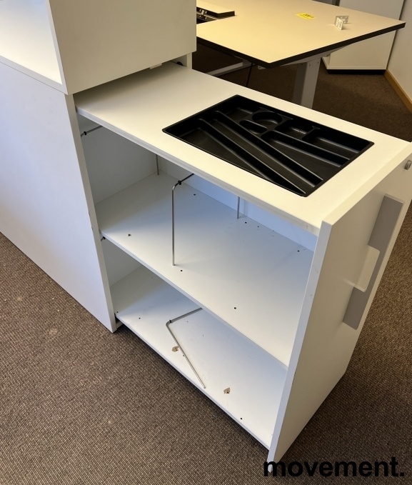 Ragnars tårnskap i hvitt, med åpen - 2 / 2