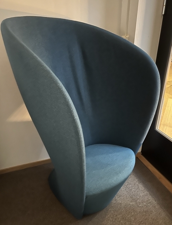 Loungestol / alkovestol med høy